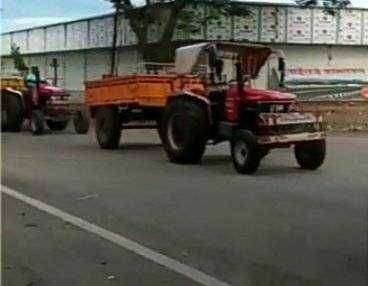 वाळू वाहतूक करणाऱ्या पाच ट्रॅक्टर वर तालुका पोलिसांची कारवाई