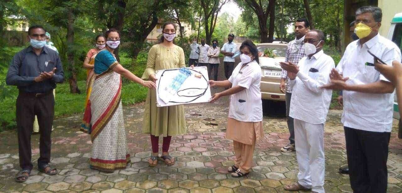 निंभोरा येथे योद्या महिलांचा स्टोल ,मास्क देऊन केला गौरव