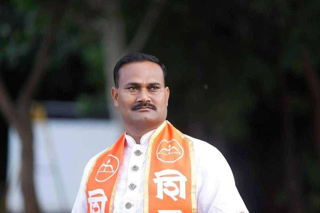 शेतकऱ्यांना पीकविमा संरक्षण रक्कम तात्काळ मिळावी, रावेर युवासेनेचे तालुका अध्यक्ष प्रविण पंडित यांची मागणी