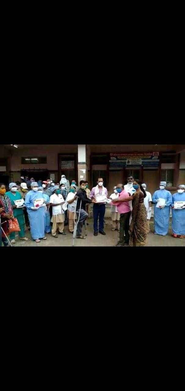 मनमाड् येथे प्रहार तर्फे खर्या मानकर्यांना समाजरक्षक कोविड योध्दा प्रमाणपत्रकाचे वाटप,