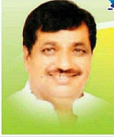 प्रधानमंत्री खरीप पिकविमा लातूर जिल्हा सहकारी बँक शेतकर्याच्या गावातच भरून घेणार फार्म