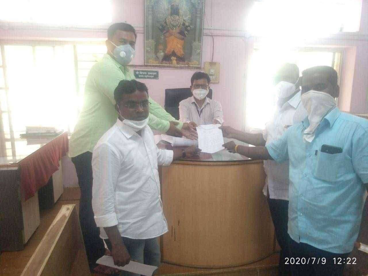 पंढरपूरात रॅपिड एंटीजन टेस्ट सुरू करण्यातबाबत नगरसेवक विक्रम शिरसट यांचे प्रांताधिकारी यांना निवेदन
