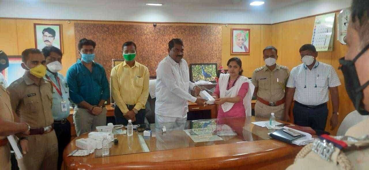 निफाङला कोरोनाच्या पार्श्वभूमीवर आमदार दिलीप बनकर यांनी घेतला शासकीय विभागांचा आढावा.