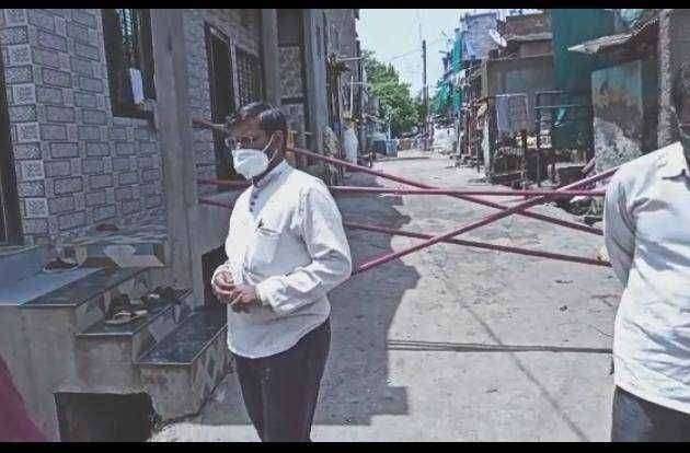 धूम मची है धूम मुळे मोठा वाघोद्यात कोरोनाचा विस्फोट सोशल डिटंन्सिन चां फज्जा उडल्याने पुन्हा संक्रमित संख्या १३ वर