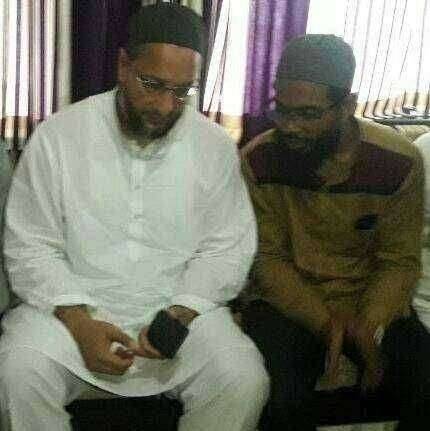 मजलिस ए इततेहादुल मुस्लिमीन (AIMIM) चे राष्ट्रीय अध्यक्ष व मा. खासदार बॅरिस्टर असदुद्दीन ओवेसी साहेबांच्या आदेशानुसार