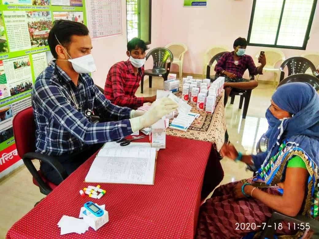 कोरोनाच्या पार्श्वभूमीवर चांप्यात आरोग्य तपासणी शिबीर