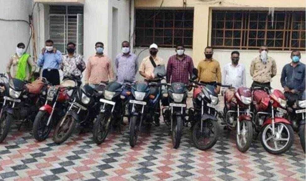 दुचाकी चोर बंटी आणि बबली पोलिसांच्या गजाआड चोरीची वाहने विकून करायचे मौजमजा.