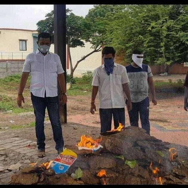 बांधकाम विभाग सभापती तथा नगरसेवक विक्रम भैया शिरसट यांनी दाखवली माणुसकीची जाणीव