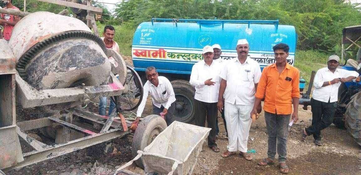 खामखेडा येथील आया माऊली रस्ता क्रॉंकटी करण कामास सुरुवात खामखेडा गावाची गतवैभवाकडे वाटचाल