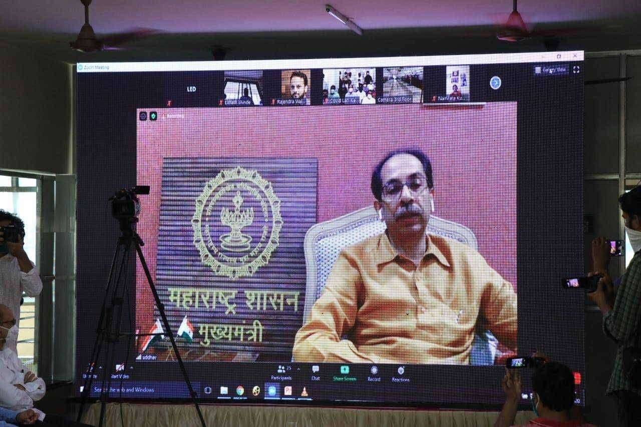 डोंबिवली येथे कोविड समर्पित काळजी केंद्र, चाचणी प्रयोगशाळेचे मुख्यमंत्र्यांच्या हस्ते उदघाटन