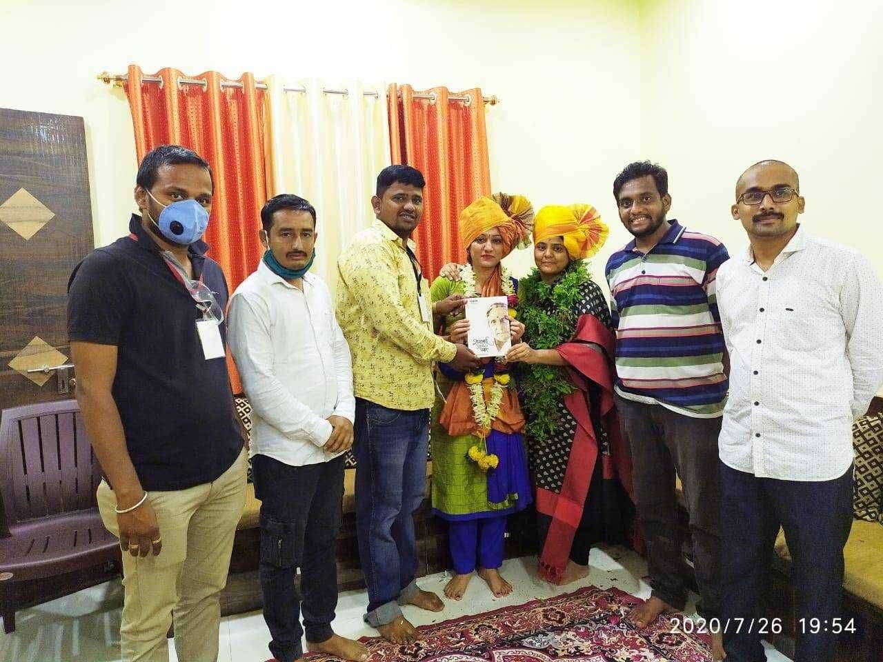 राष्ट्रवादी कांग्रेस पार्टी प्रदेशाध्यक्ष सक्षणाताई सलगर आले असता युवा उद्योजक लखन दादा माने यांच्या तर्फे सत्कार समारंभ सोहळा संपन्न