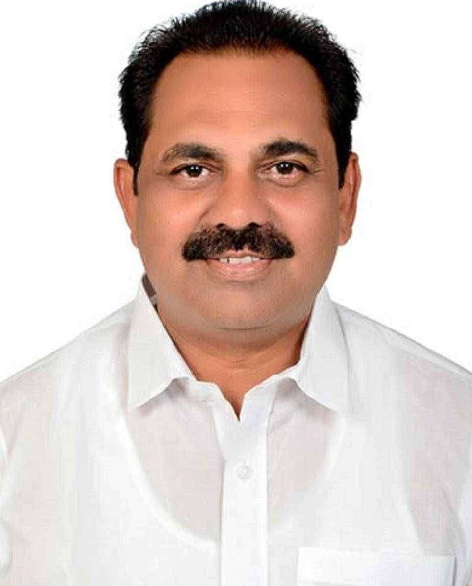 पीक विम्याचे हप्ते भरूनही पीक विमा मंजूर न झालेल्या तालुक्यातील शेतकऱ्यांनी तालुका कृषी अधिकारी आणि माझ्याकडे लेखी तक्रार आणून द्यावी असे आवाहन आमदार अनिल पाटील यांनी केले आहे.