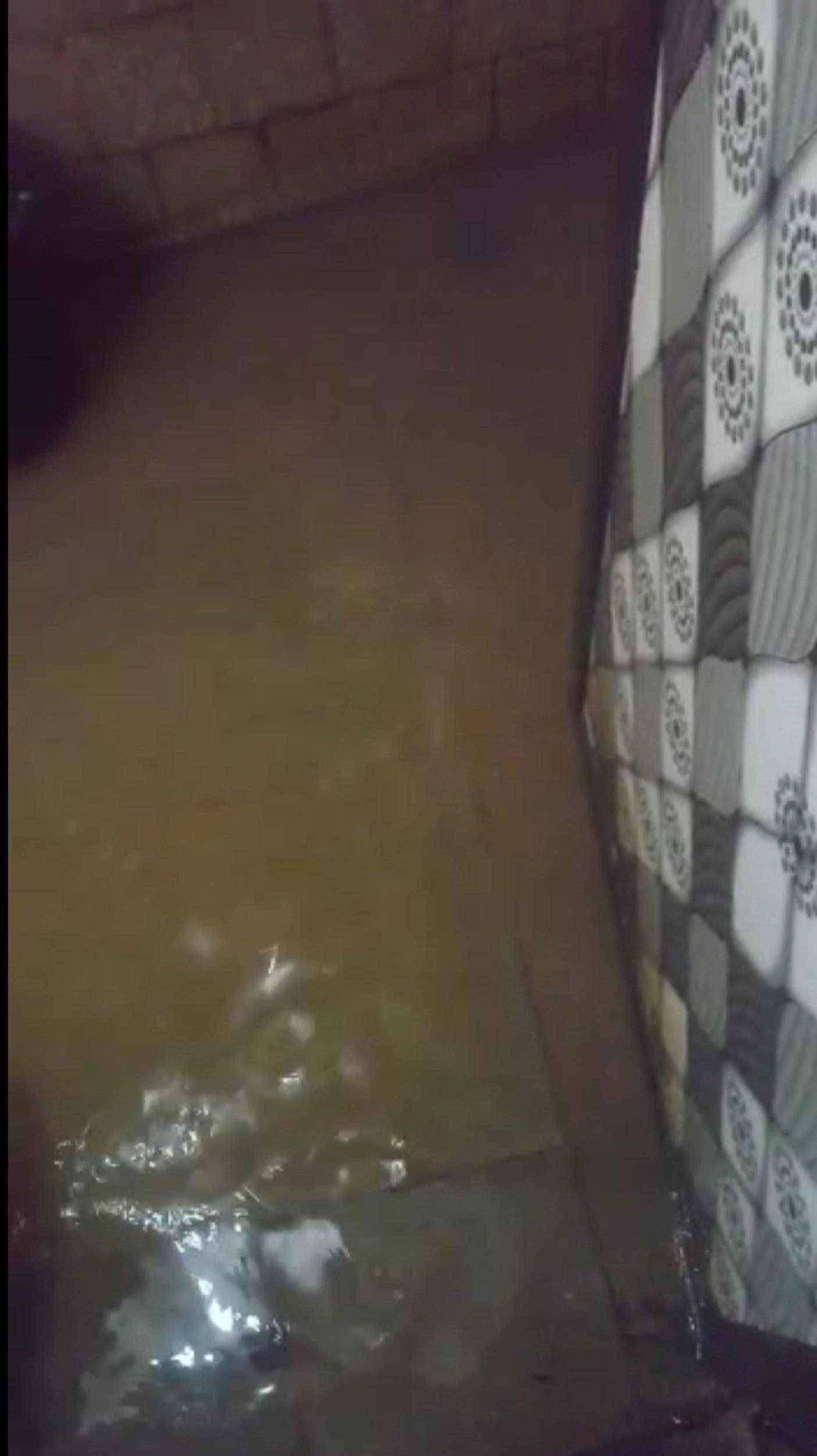 कल्याण डोंबिवली महानगरपालिकेचा गजब कारभार... मूलभूत सुविधा दुर्लक्षित करून धोकादायक अनाधिकृत कामासाठी प्रोत्साहन ...