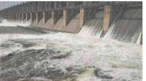 हतनूर धरणाचे ३६ दरवाजे पूर्ण क्षमतेने उघडले ..नदीकाठच्या गावांना सतर्कतेचा इशारा..