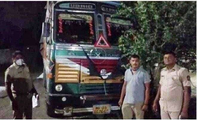 चोरवड नाक्यावरील सीमेवर गुटख्याने भरलेला ट्रक पकडला