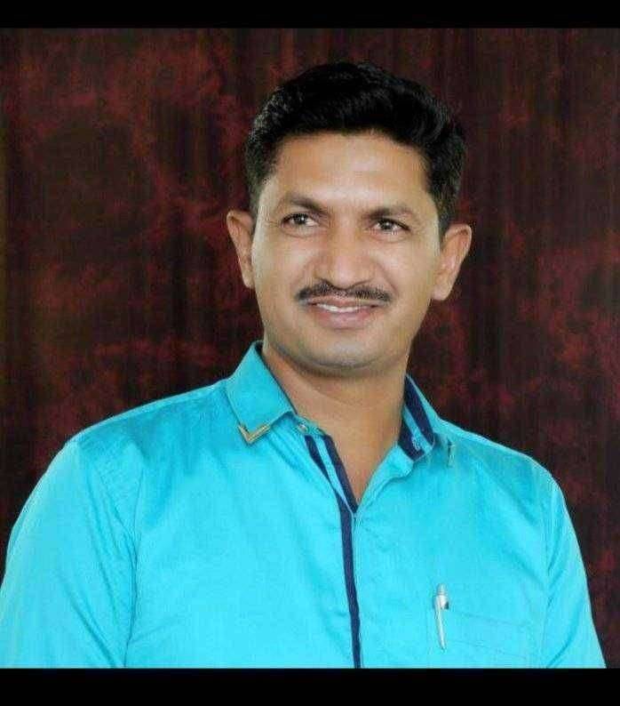 कवी मनोहर मोहरे यांनी विद्यार्थ्यांना ऐकवल्या बोधकथा