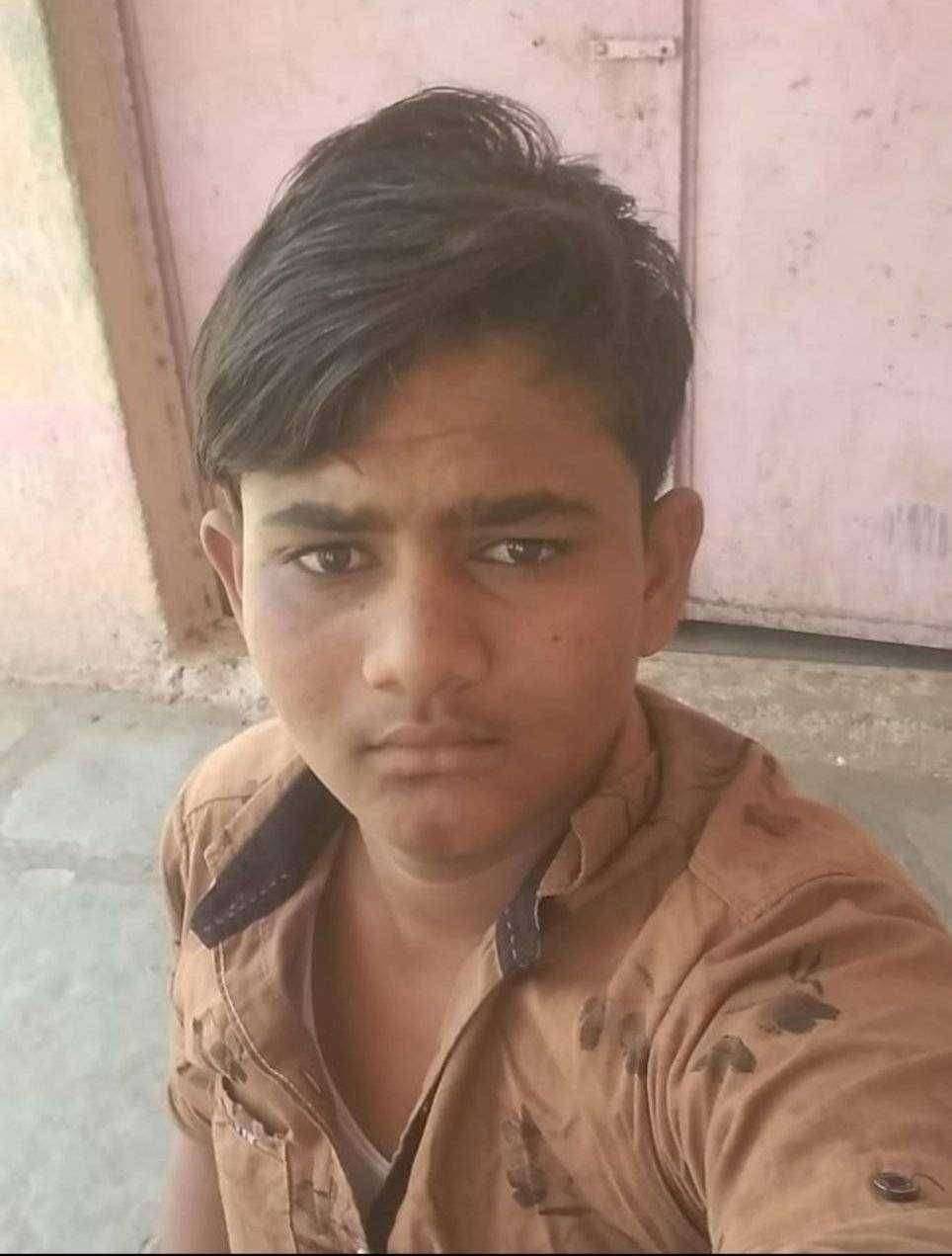 शिरसाळे येथील २१ वर्षीय तरुणाची झाडाला गळफास लावून आत्महत्या