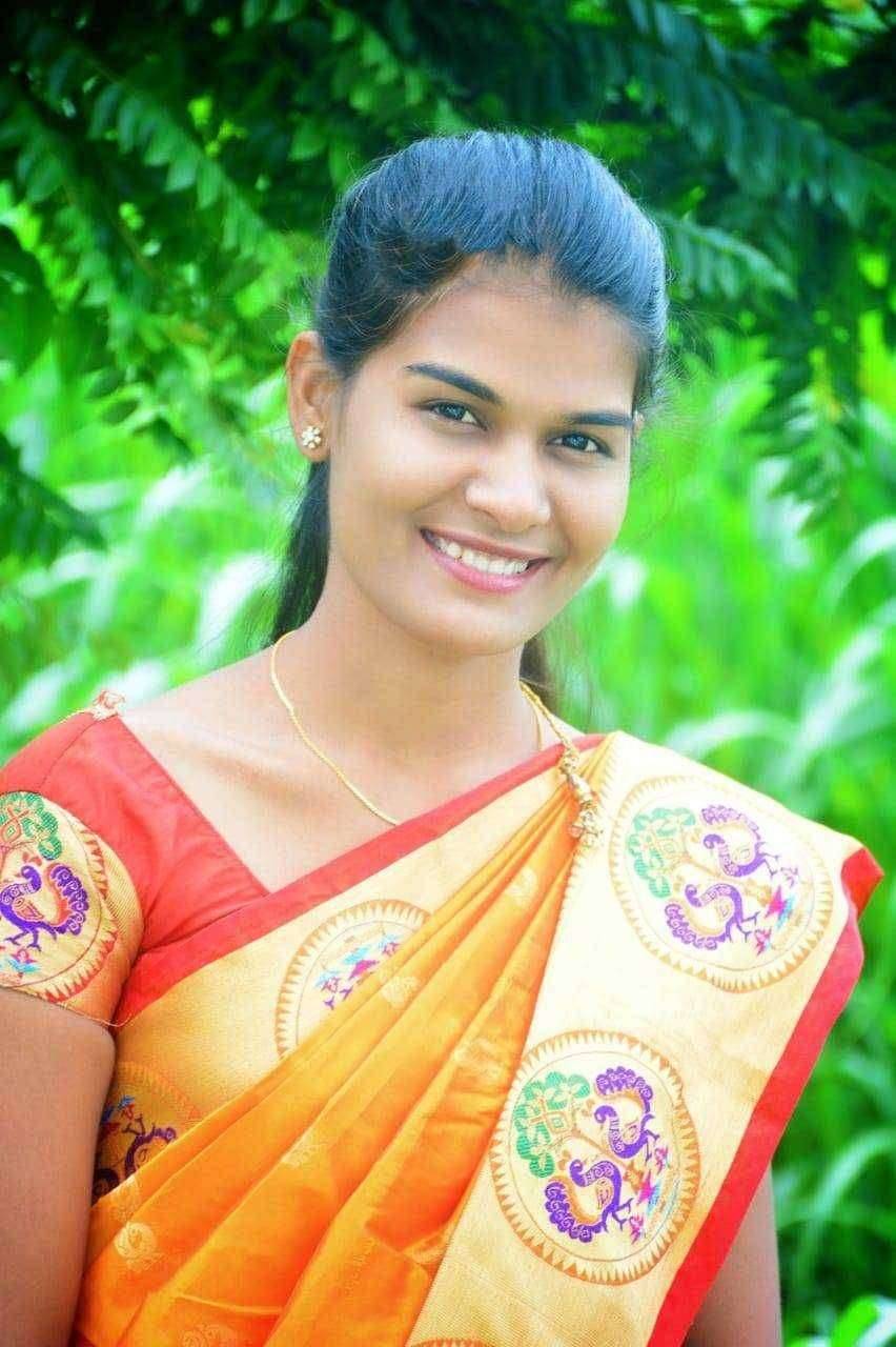 खेरवाडी ची शेतकरी कुटुबातील सुकन्या‌ काचंन आवारे सहाय्यक मोटार वाहन निरीक्षक