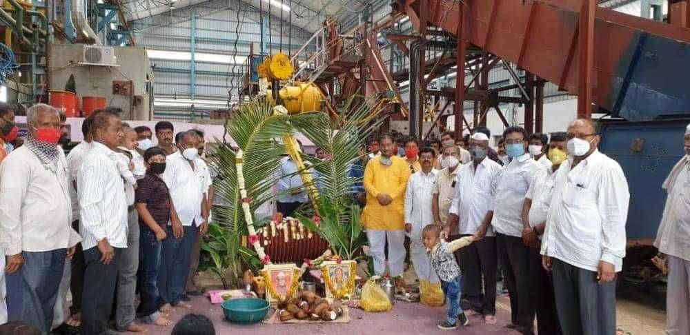 कळंब येथील मोहेकर एॅग्रो कारखान्याचे गळीत हंगामी च्या मिल रोलर चे पूजन सोहळा संपन्न