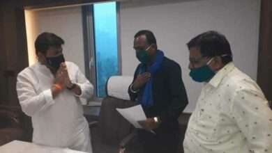 विद्यार्थ्यांची होणारी आर्थिक लूट थांबवून त्यांची एक वर्षाची फी सरसकट माफ करावी. भिम आर्मीचे राज्यशासनाला साकडे