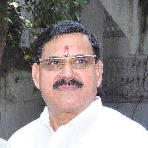 गोरगरिबांच्या मदतीसाठी कोळी महासंघाचे तालुकाध्यक्ष पांडुरंग सावंतराव गेले धावून...एक हात मदतीचा