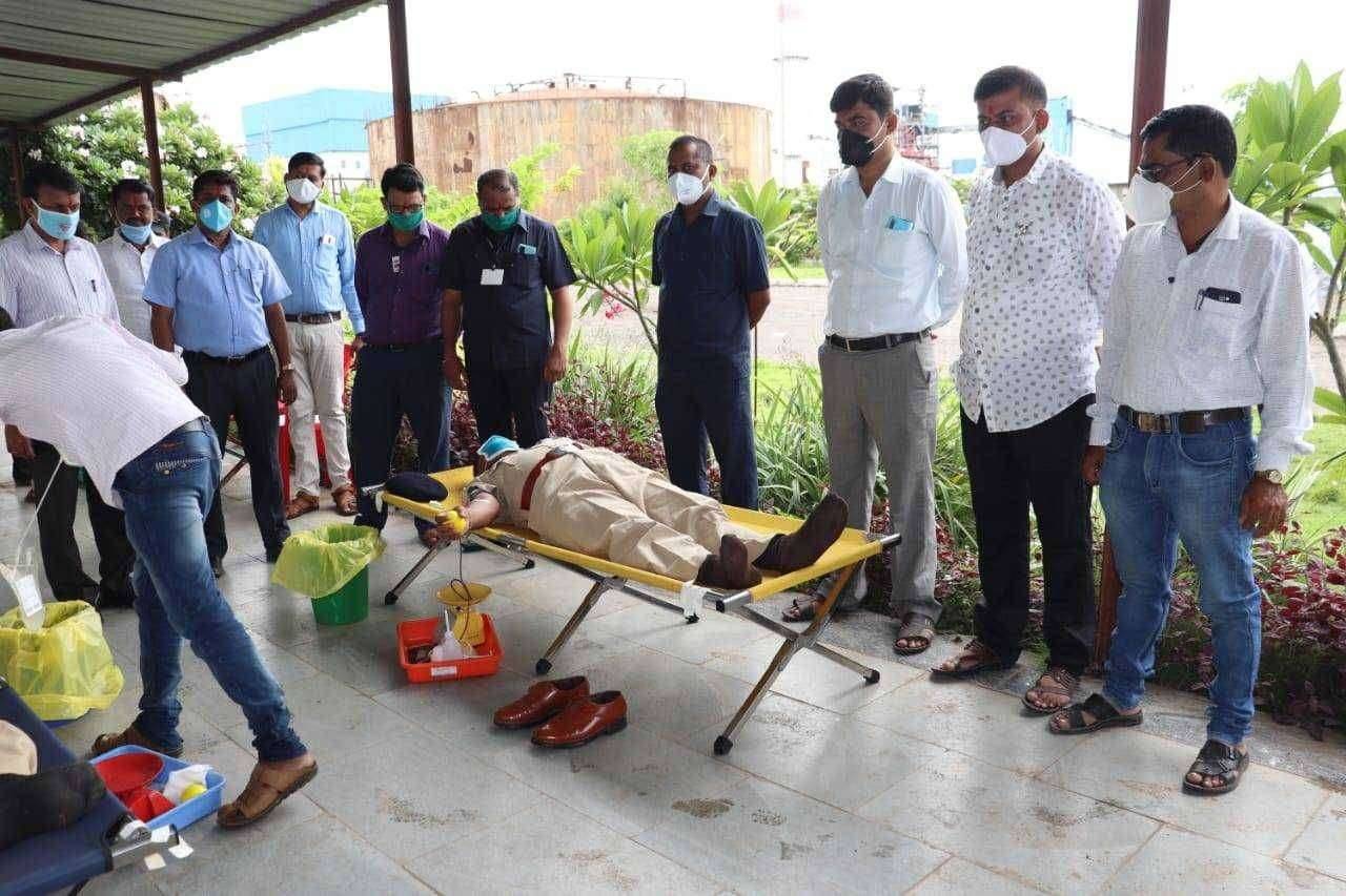 प्रशांतराव परिचारक यांच्या वाढदिवसानिमित्त युटोपीयन शुगर्स  येथे रक्तदान शिबिर संपन्न