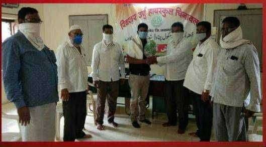 चिनावलला कोरोना योध्दा डॉ.परवेज़ खान शकील खान यांचा मुस्लिम बिरादरी तर्फ नागरी सत्कार