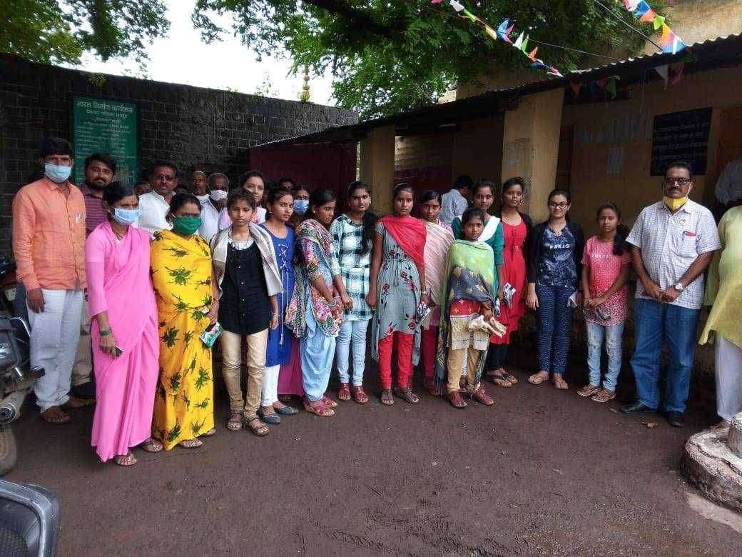 कोकळगाव ग्रामपंचायत च्या वतीने गुणवंत विद्यार्थ्यांचा सत्कार