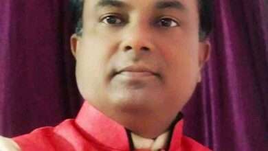 देवेंद्र जोशी यांचा उत्कृष्ट कवी म्हणून गौरवपत्र देऊन सन्मान