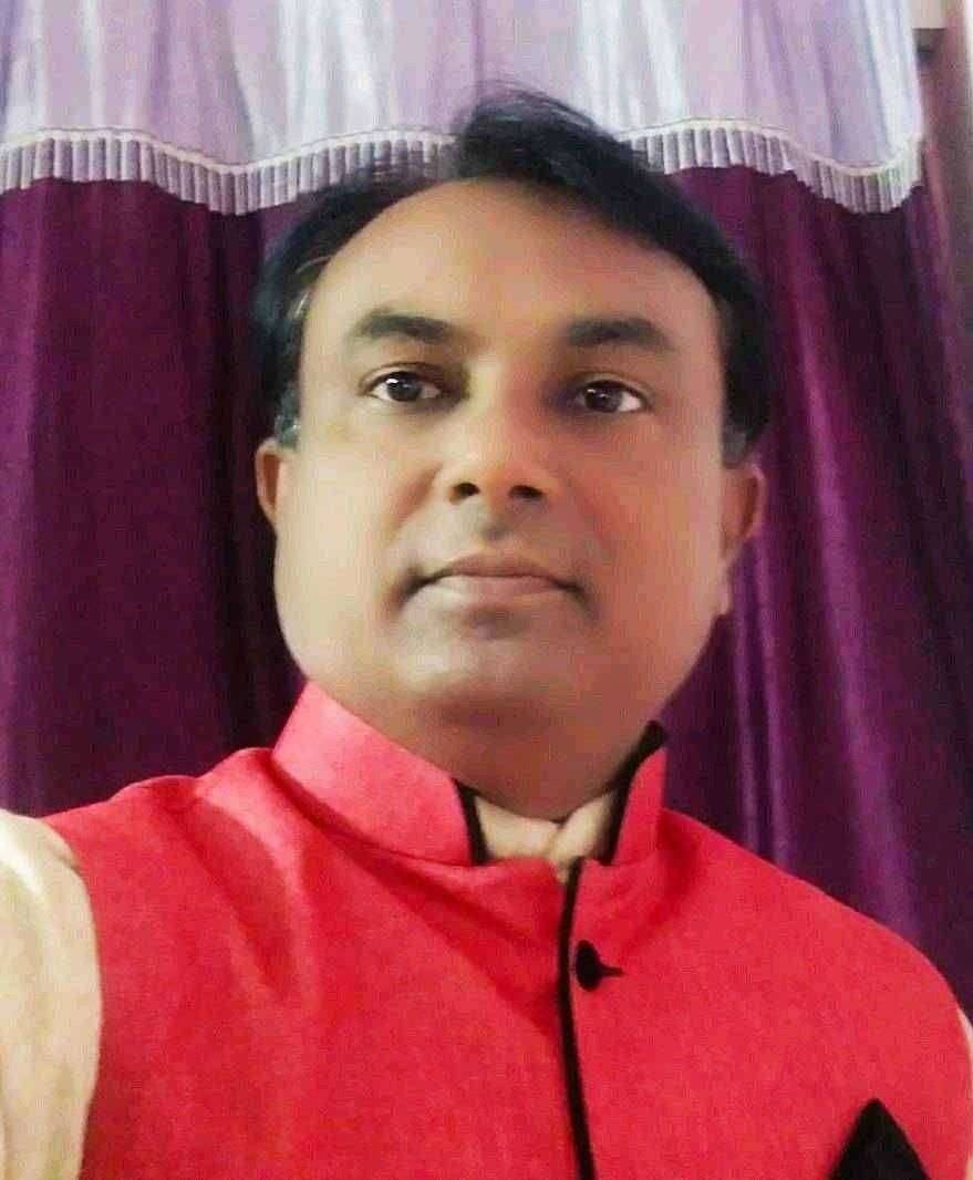 देवेंद्र जोशी यांचा उत्कृष्ट कवी म्हणून गौरवपत्र देऊन सन्मान