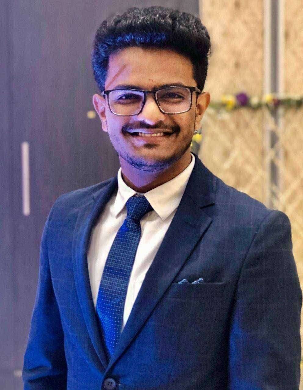 कासेगाव च्या सुपुत्राने वैद्यकीय क्षेत्रात मिळवली प्रथम श्रेणी...देशमुख घराण्याचा समाजसेवेचा वसा पुढे चालवणार