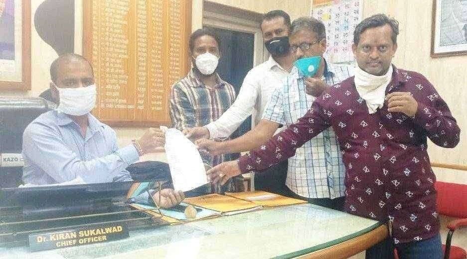 सिमेंट रोड़ व नालीचे बांधकाम त्वरित सुरू करावे..ए.आय.एम.आय.एम.ची मागणी