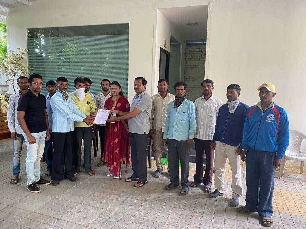 ग्रामपंचायत मधील प्रलंबित कामे त्वरित करावीत ग्रामस्थांची मागणी