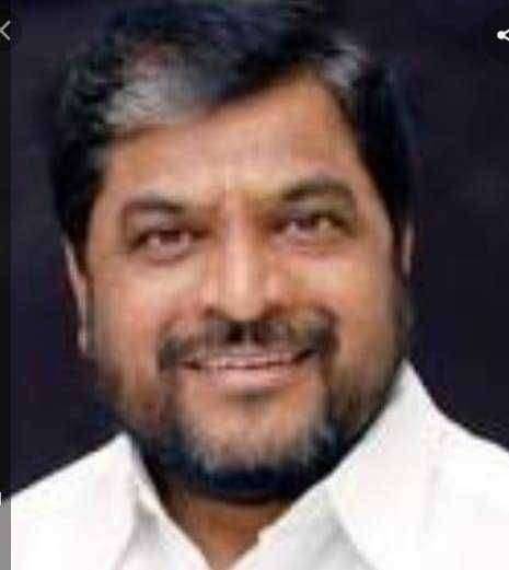 मंत्री आला की त्याला दुधाने आंघोळ घाला- बारामतीत राजू शेट्टी आक्रमक