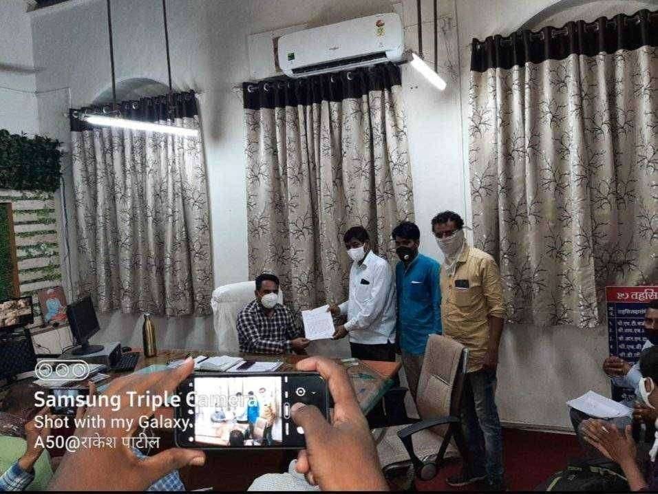 पातोंडा-सोनखेडी रस्ता बांधकाम करण्याची मागणी... तीन गावांतील ग्रामस्थांनी तहसीलदारांना दिले संयुक्त निवेदन...