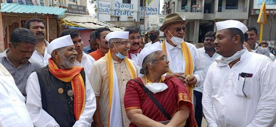 सर्वासाठी मंदिर खुले न केल्यास दहा दिवसानंतर परत पंढरपूरला येणार असल्याचा सरकारला प्रकाश आंबेडकर यांचा ईशारा