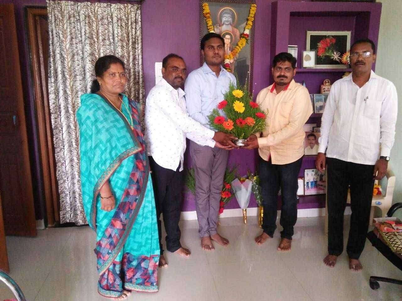 ?️ गरुडझेप...उडत्या पाखरांना दिशाची तमा नसावी पंखात येवढे बळ यावे आकाश ही सारे कवेत घ्यावे ....!