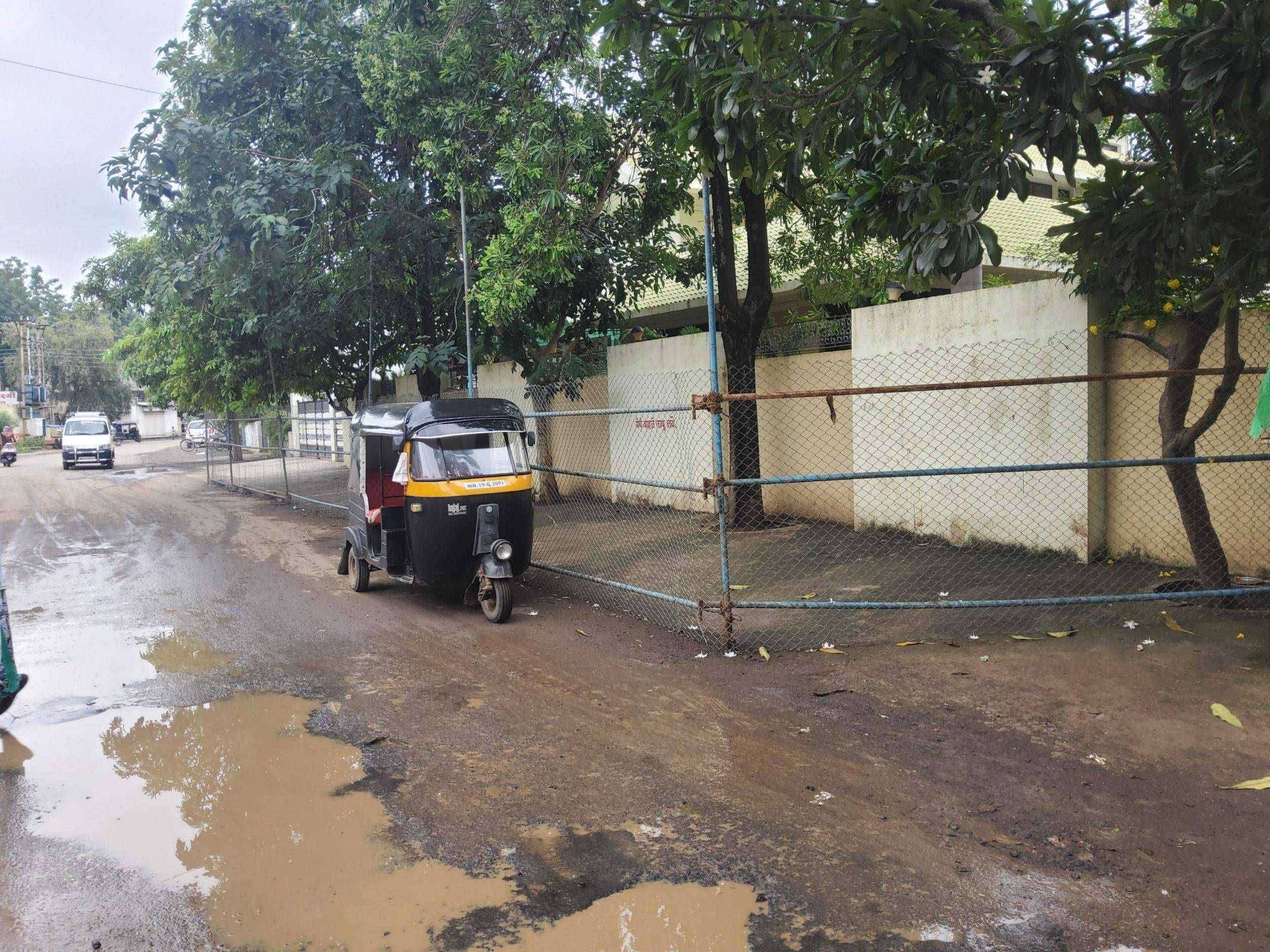 ? Big Breaking..माजी नगराध्यक्ष विनोद पाटील यांनी रस्ता विकत घेतला आहे? नगरपरिषदेने त्यांना भाडे तत्वावर दिला आहे? की भेट दिला आहे? सामान्य जनतेला पडला प्रश्न