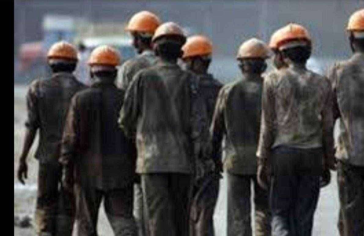 ?मंथन...छाती फुगवून कामावर निघणारा कामगार आता कायमची मान खाली करुन काम करेल....कोरोना आणि मोदींची मेहरबानी...