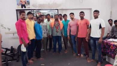 कासोदा येथील रॉयल जिम तर्फे मुखतार अली यांचा सत्कार