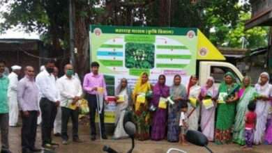 भडगांव तालुक्यात बोंडअळीचा प्रादुर्भाव होण्याची शक्यता असल्याने शेतकऱ्यांना सावध करण्यासाठी कृषी विभागामार्फत जनजागृती मोहिम सुरू