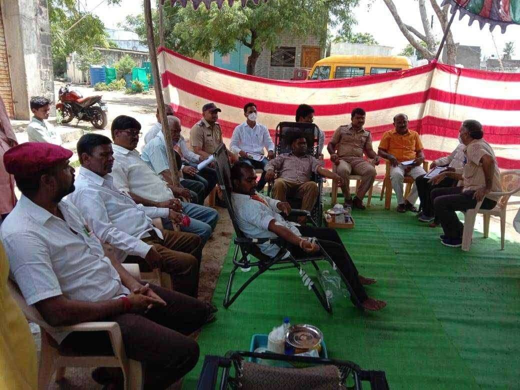 विरशीव गणेश मंडळातर्फे कोरोना योध्दांचा सत्कार व रक्तदान शिबीराचे आयोजन. १५ रक्तदात्यांनी केले रक्तदान.