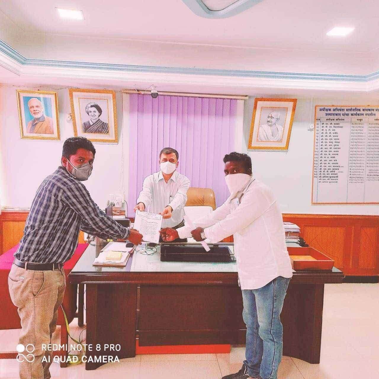 २०१७ ते २०२० दरम्यान सार्वजनिक बांधकाम विभाग कार्यकारी अभियंता झगडे यांच्यामार्फत उस्मानाबाद कळंब भूम वाशी परंडा आदी ठिकाणी केलेल्या बोगस कामाची चौकशी करा