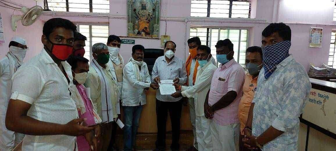 धोबी परिट समाजाला पूर्ववत अनुसूचित जातीत समाविष्ट करावे यासाठी पंढरपूर प्रांताधिकारी यांना निवदेन