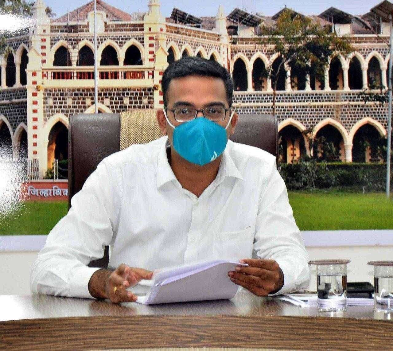 जळगांव जिल्यातील उपहारगृहे फक्त पार्सल सेवाच देऊ शकतात... मा जिल्हाधिकारी