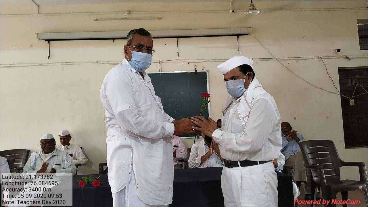 ऐनपूर महाविद्यालयात शिक्षक दिन साजरा.