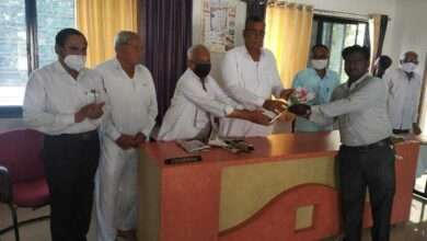 ऐनपूर महाविद्यालयाचे प्रा.संदीप साळुंके यांना पी.एच.डी. पदवी मिळाल्या बद्दल सन्मान