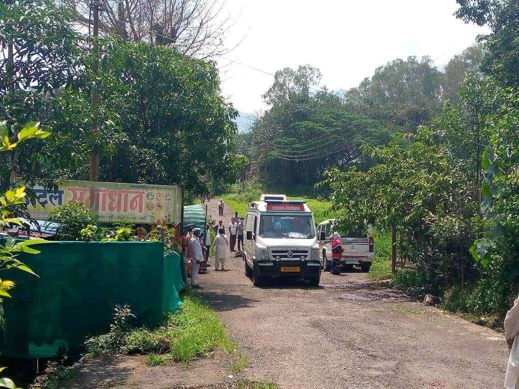 साहेबांचे आवडते हॉटेल कोरोना बाधित.... संबंधितावर गुन्हे दाखल करा