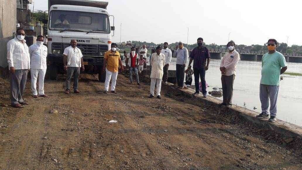 सखाराम महाराज वाडी संस्थान पासून ते डाॅ.बाबासाहेब आंबेडकर पुलापर्यंत घाण सांड पाण्याचा प्रश्न निकालात...माजी आमदार कृषिभूषण साहेबराव पाटील यांची कल्पकता...