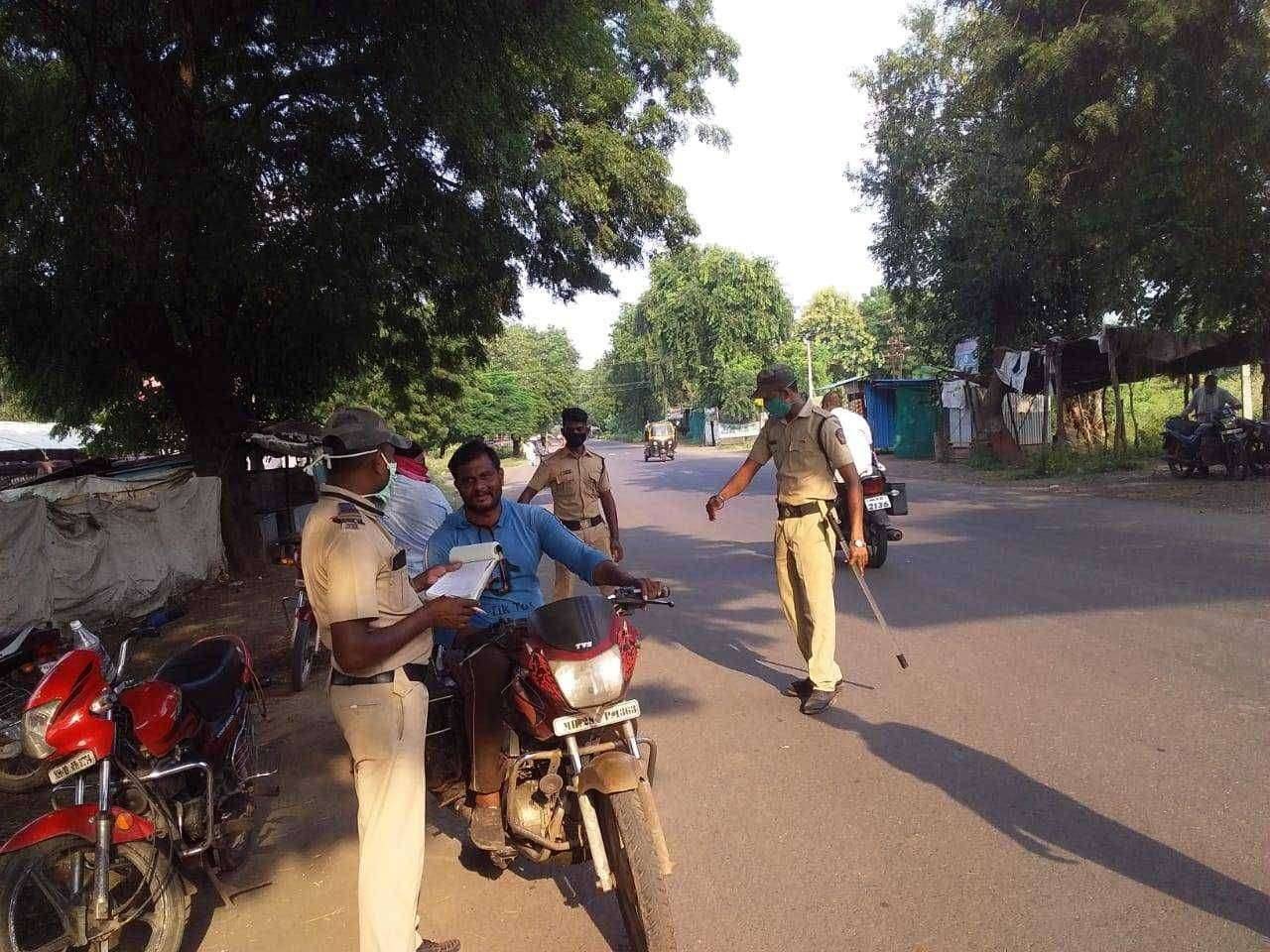 फैजपूर वाहतूक पोलिसांची अवैध वाहनांवर दंडात्मक कारवाई